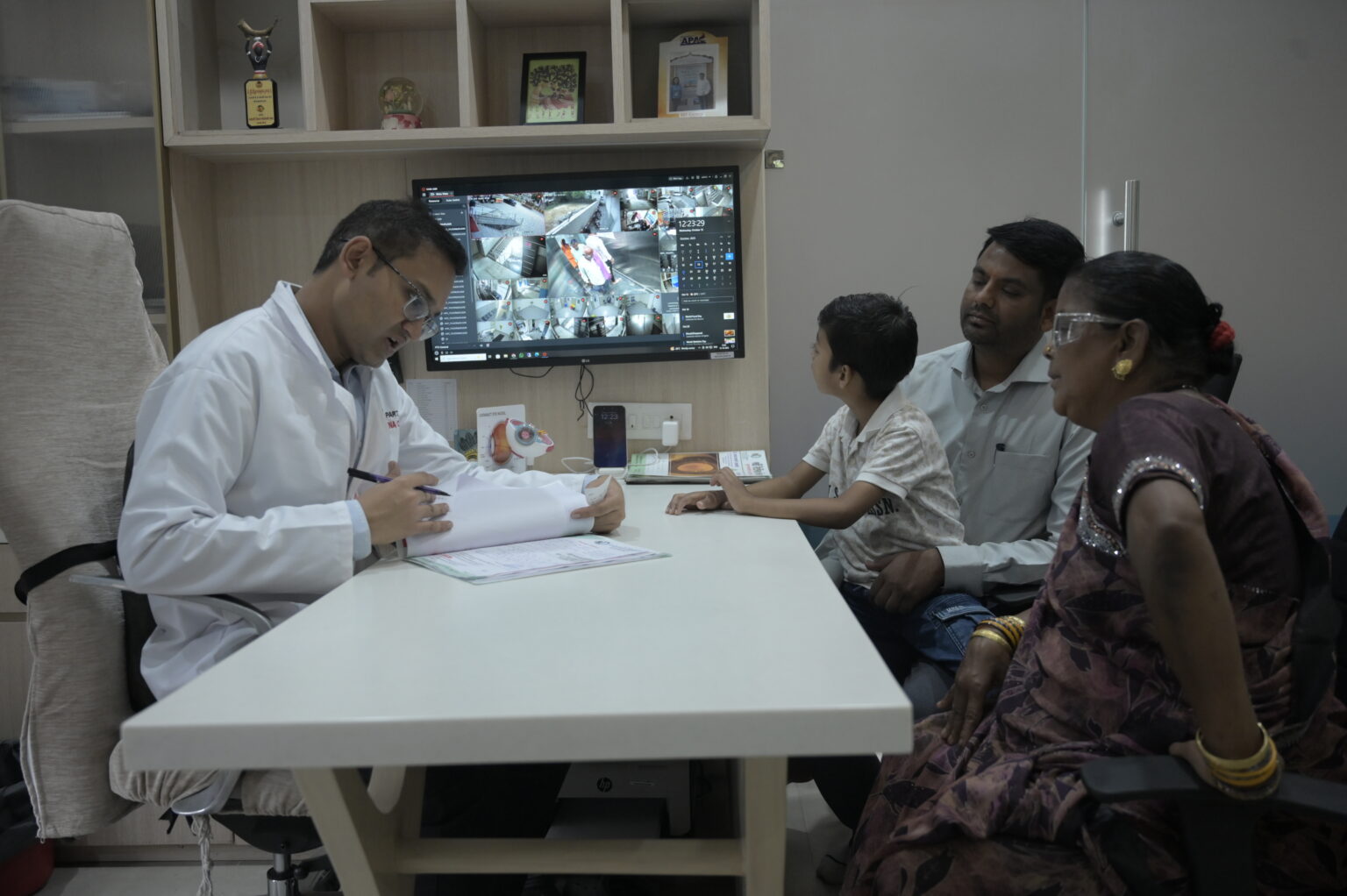 Shree Retina Care eye-care consultation